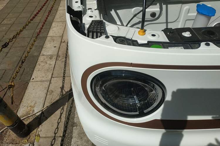 Used Geely Auto Panda Classic 2023 Panda Mini 200km Endurance Bear Right Front Headlight