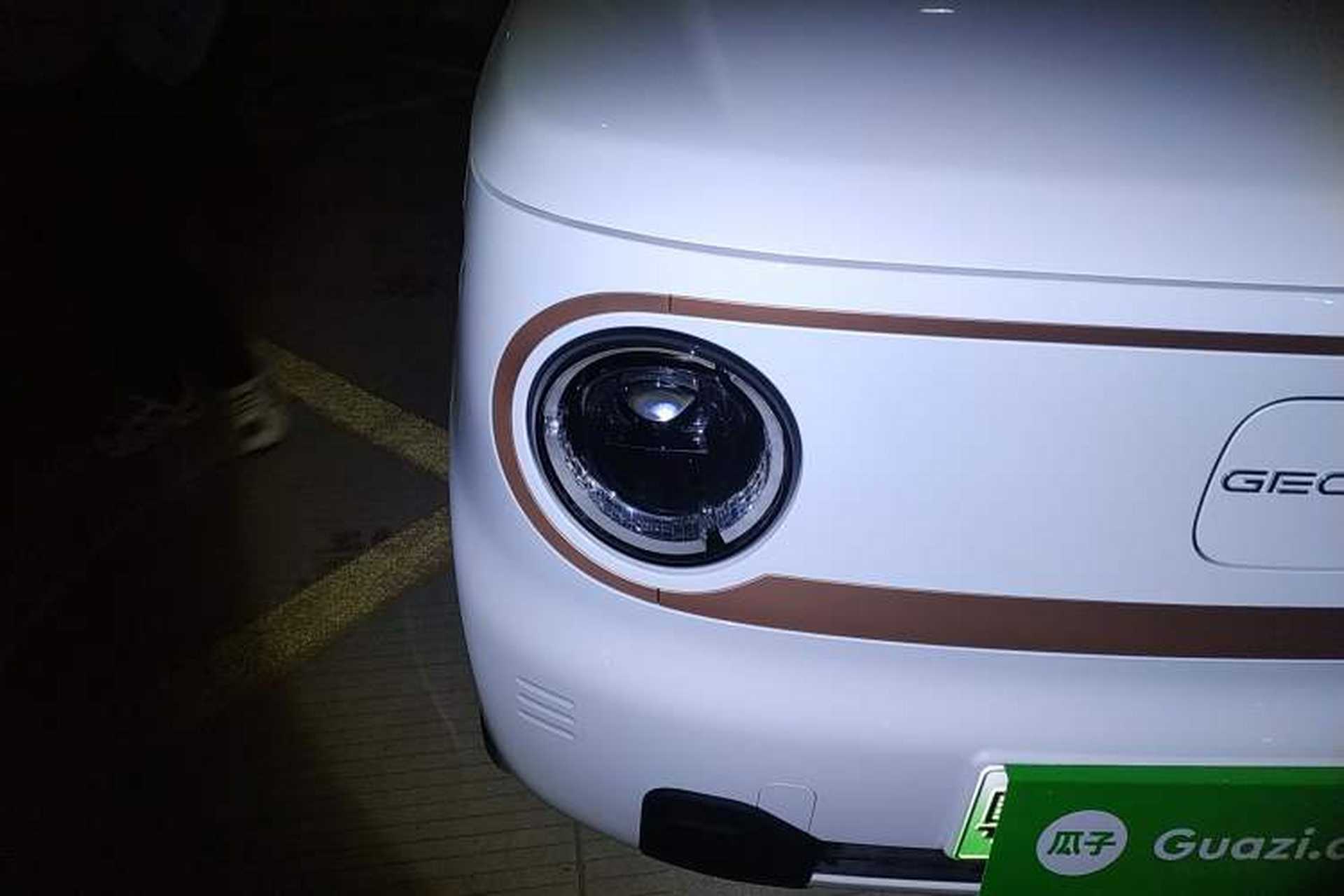 Used Geely Auto Panda Classic 2023 Panda Mini 200km Endurance Bear Right Front Headlight