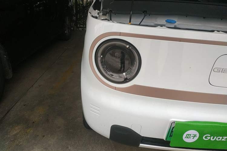 Used Geely Auto Panda Classic 2023 Panda Mini 200km Endurance Bear Right Front Headlight