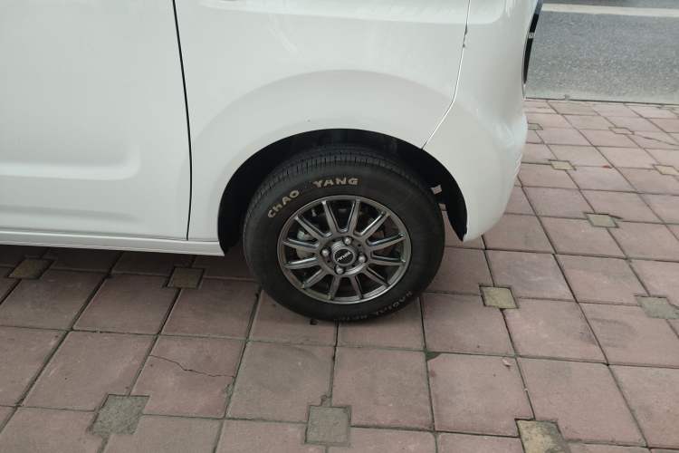 Used Geely Auto Panda Classic 2023 Panda Mini 200km Endurance Bear Right Front Wheel Hub