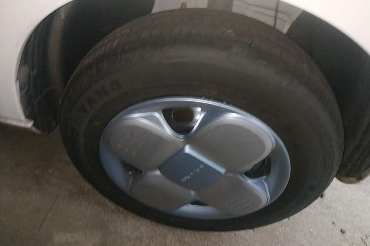 Used Geely Auto Panda Classic 2023 Panda Mini 200km Endurance Bear Right Front Wheel Hub