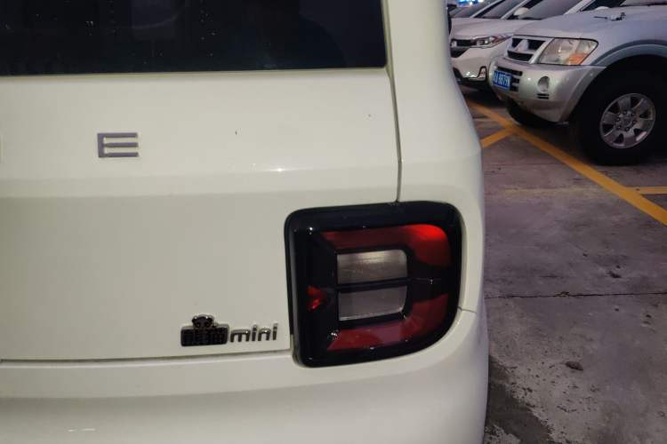 Used Geely Auto Panda Classic 2023 Panda Mini 200km Endurance Bear Right Rear Taillight