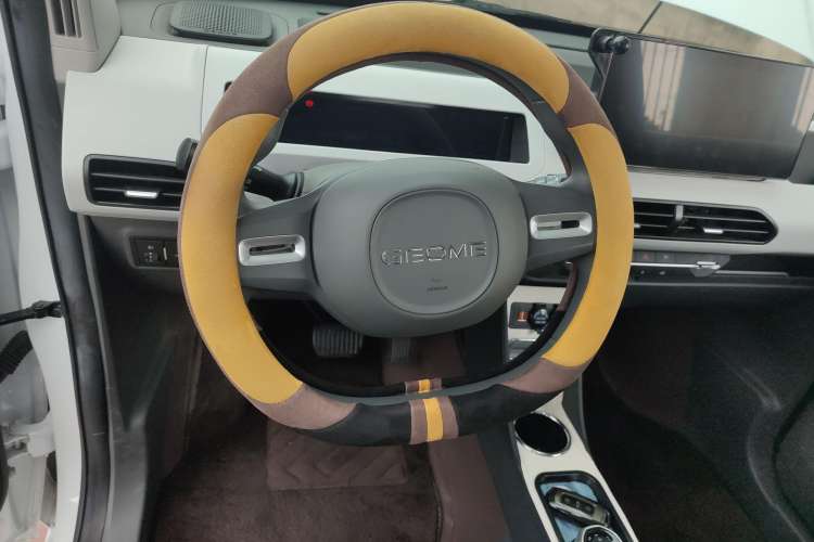 Used Geely Auto Panda Classic 2023 Panda Mini 200km Endurance Bear Steering Wheel