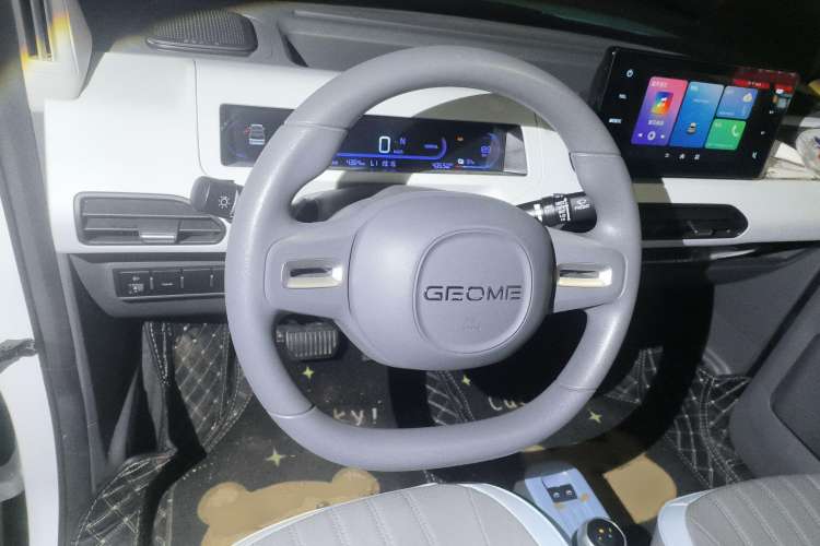 Used Geely Auto Panda Classic 2023 Panda Mini 200km Endurance Bear Steering Wheel