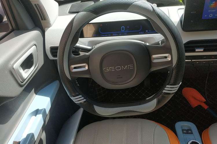 Used Geely Auto Panda Classic 2023 Panda Mini 200km Endurance Bear Steering Wheel