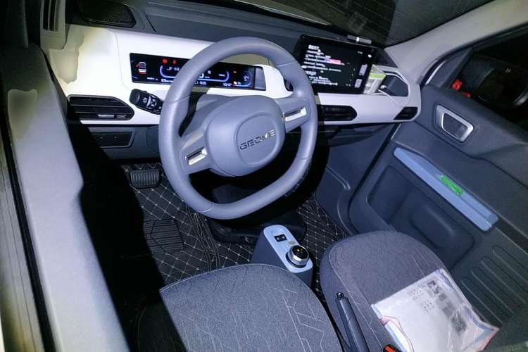 Used Geely Auto Panda Classic 2023 Panda Mini 200km Endurance Bear Steering Wheel
