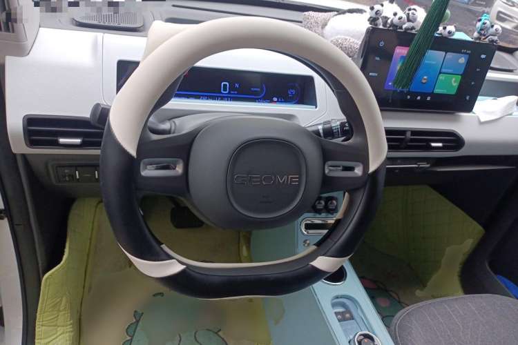 Used Geely Auto Panda Classic 2023 Panda Mini 200km Endurance Bear Steering Wheel