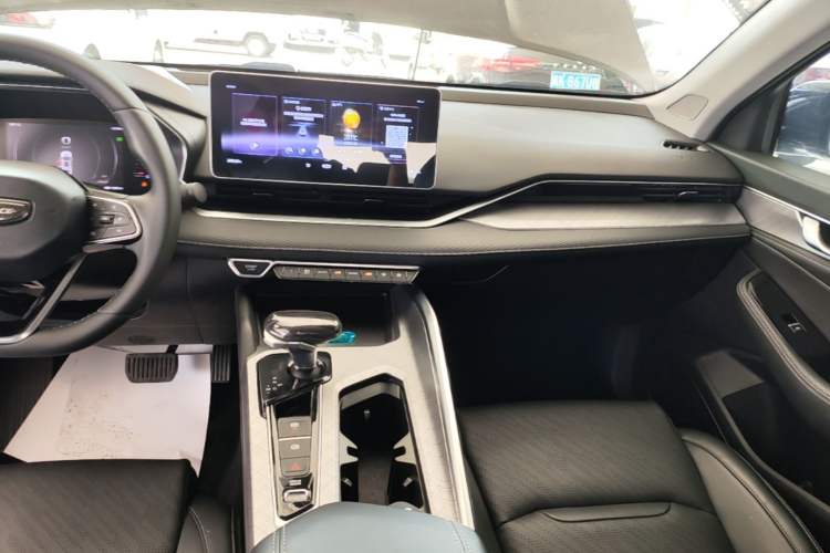 Used Geely Auto Preface 2021 2.0TD Luxury Version Audio And AC Panel