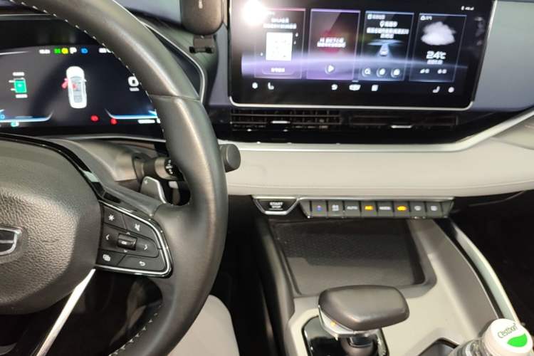 Used Geely Auto Preface 2021 Revised Version 2.0TD Luxury Edition Audio And AC Panel