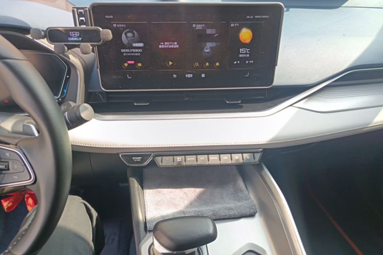 Used Geely Auto Preface 2021 Revised Version 2.0TD Luxury Edition Audio And AC Panel