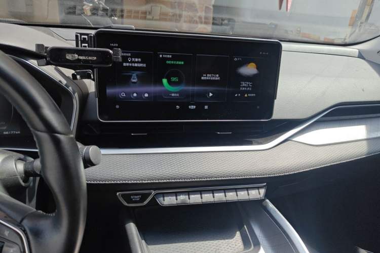 Used Geely Auto Preface 2021 2.0TD Luxury Version Audio And AC Panel