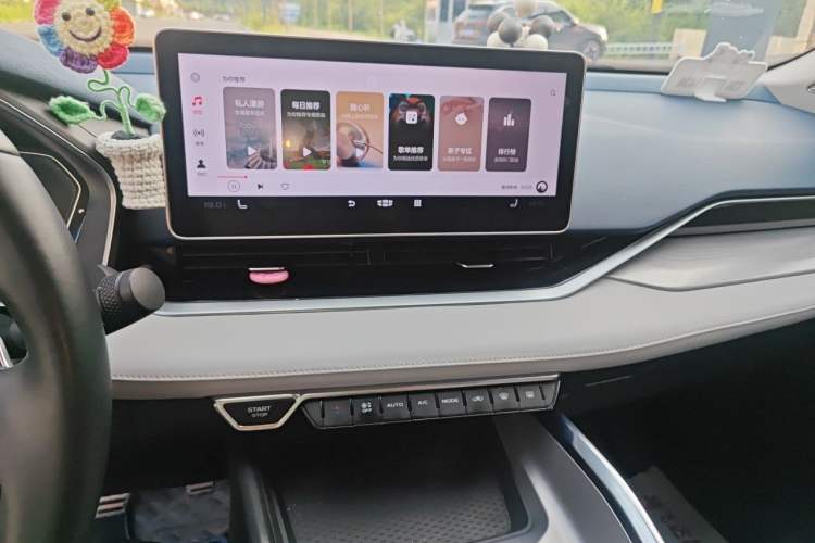 Used Geely Auto Preface 2021 Revised Version 2.0TD Luxury Edition Audio And AC Panel