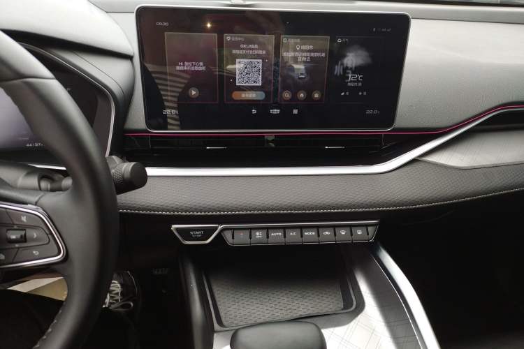 Used Geely Auto Preface 2021 2.0TD Luxury Version Audio And AC Panel
