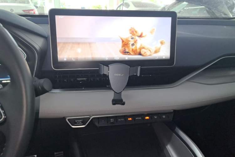 Used Geely Auto Preface 2021 2.0TD Luxury Version Audio And AC Panel