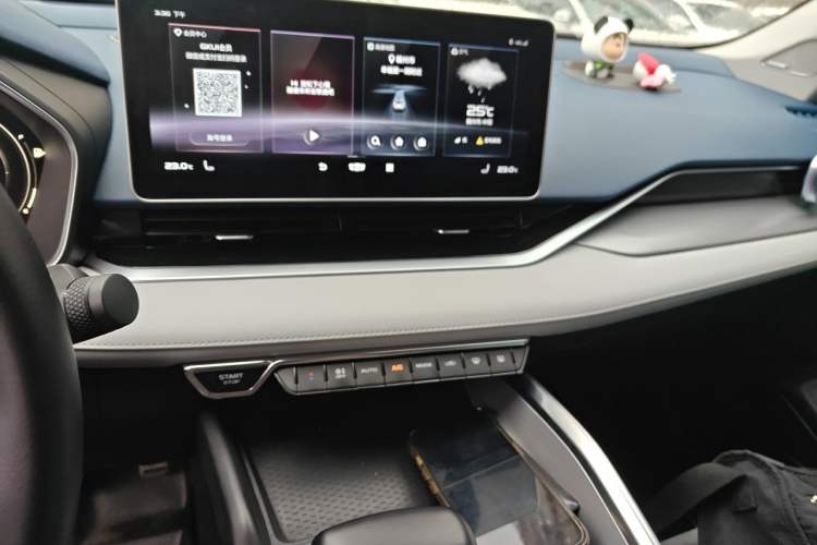 Used Geely Auto Preface 2021 2.0TD Luxury Version Audio And AC Panel