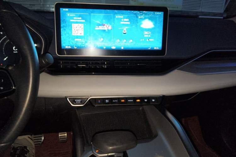 Used Geely Auto Preface 2021 Revised Version 2.0TD Luxury Edition Audio And AC Panel