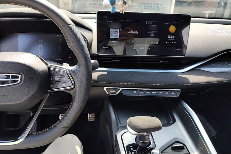 Used Geely Auto Preface 2021 2.0TD Space-Time Edition Hao Yue Center Console