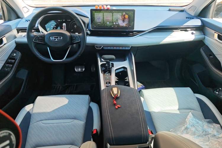 Used Geely Auto Preface 2021 Revised Version 2.0TD Luxury Edition Center Console