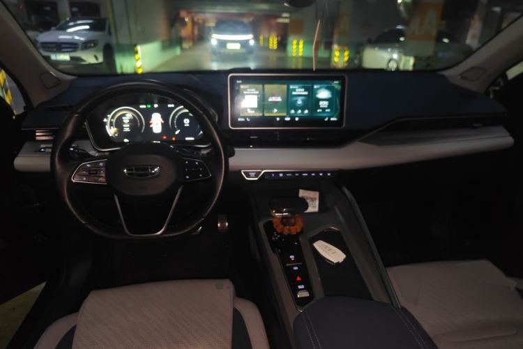 Used Geely Auto Preface 2021 Revised Version 2.0TD Luxury Edition Center Console