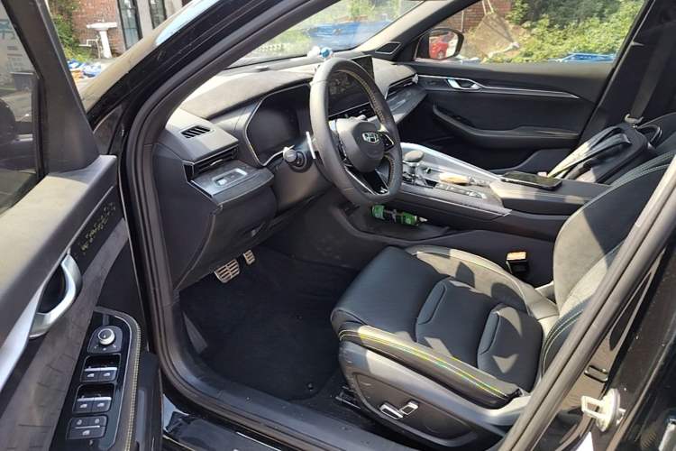 Used Geely Auto Preface 2021 2.0TD Space-Time Edition Hao Yue Driver Seat