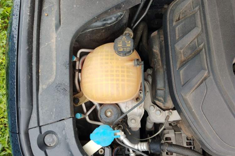 Used Geely Auto Preface 2021 2.0TD Luxury+ Version Engine Bay Right