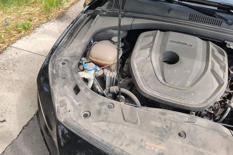 Used Geely Auto Preface 2021 2.0TD Flagship Edition Engine Bay Right