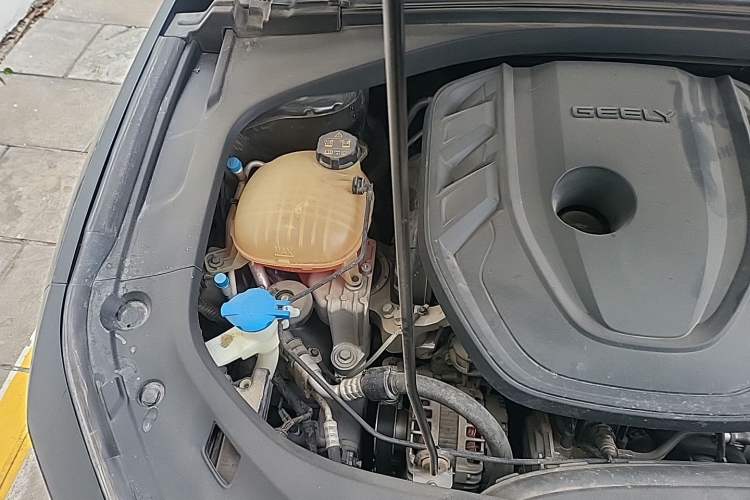 Used Geely Auto Preface 2021 Revised Version 2.0TD Luxury Edition Engine Bay Right