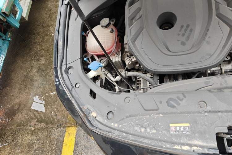 Used Geely Auto Preface 2021 2.0TD Luxury Version Engine Bay Right