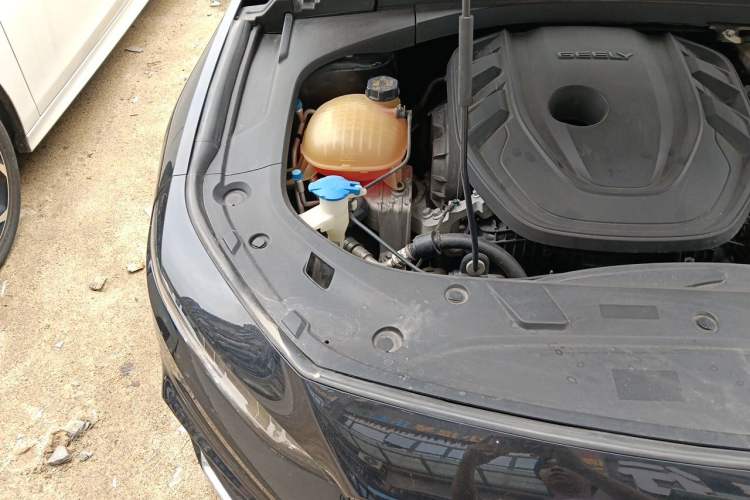 Used Geely Auto Preface 2021 2.0TD Luxury Version Engine Bay Right