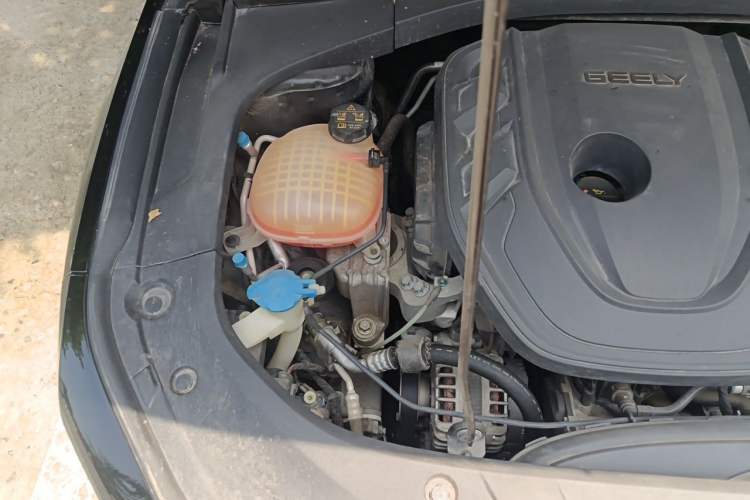 Used Geely Auto Preface 2021 2.0TD Luxury Version Engine Bay Right