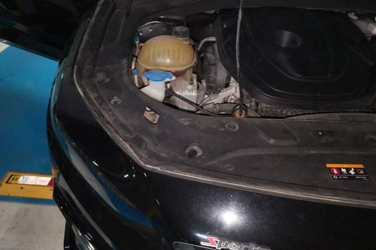 Used Geely Auto Preface 2021 2.0TD Luxury Version Engine Bay Right
