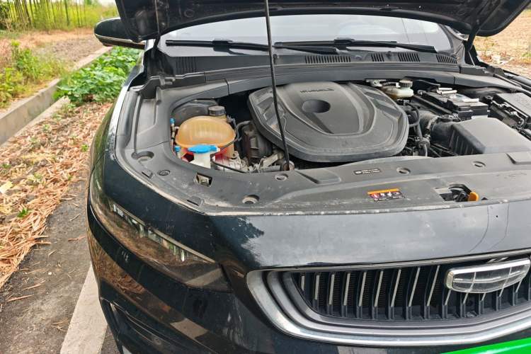 Used Geely Auto Preface 2021 2.0TD Luxury Version Engine Bay Right
