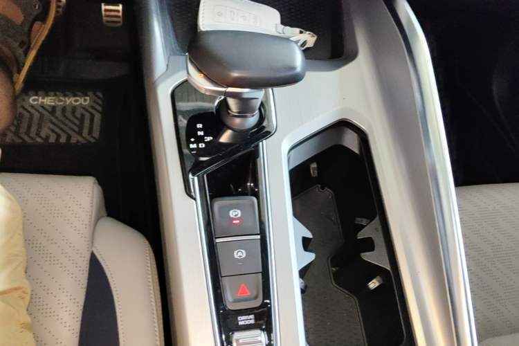 Used Geely Auto Preface 2021 Revised Version 2.0TD Luxury Edition Gear Lever
