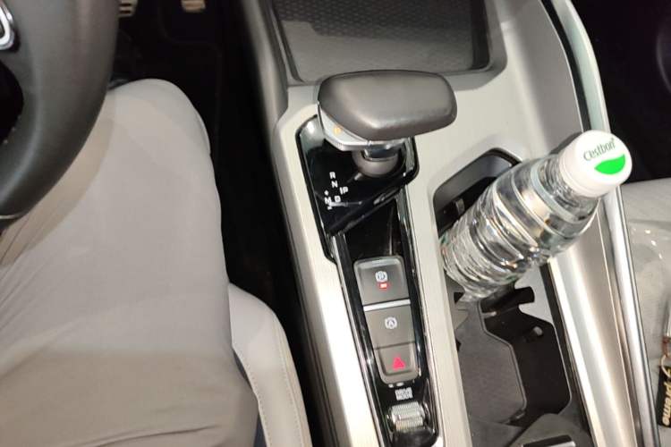 Used Geely Auto Preface 2021 Revised Version 2.0TD Luxury Edition Gear Lever