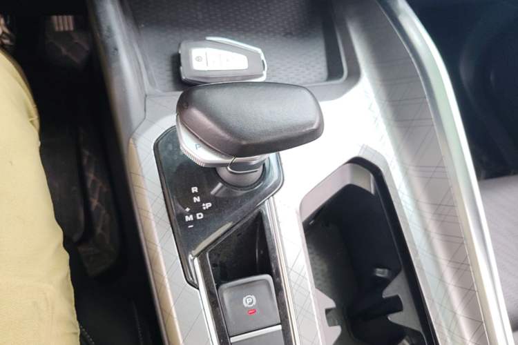Used Geely Auto Preface 2021 2.0TD Luxury Version Gear Lever