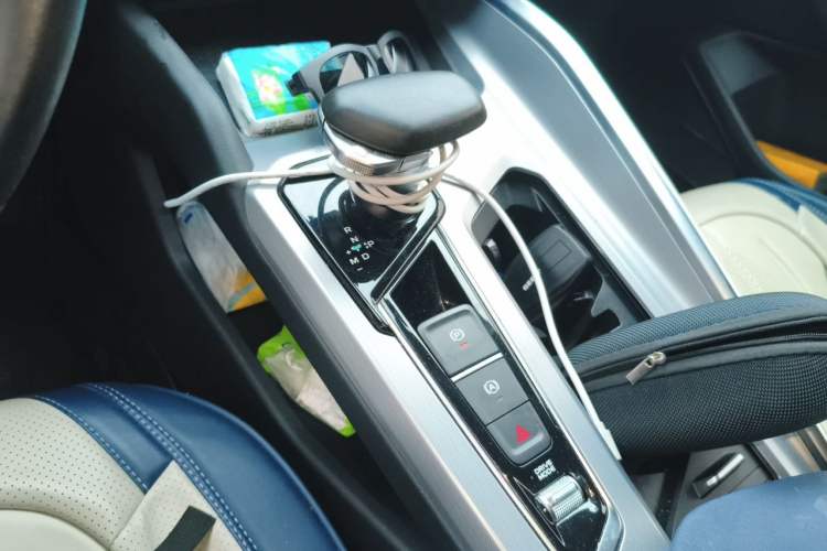 Used Geely Auto Preface 2021 Revised Version 2.0TD Luxury Edition Gear Lever