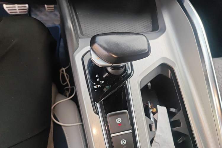 Used Geely Auto Preface 2021 Revised Version 2.0TD Luxury Edition Gear Lever
