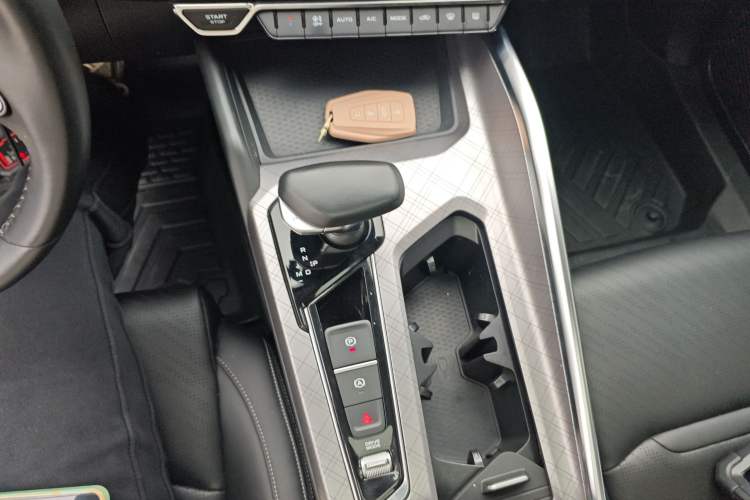 Used Geely Auto Preface 2021 2.0TD Luxury Version Gear Lever