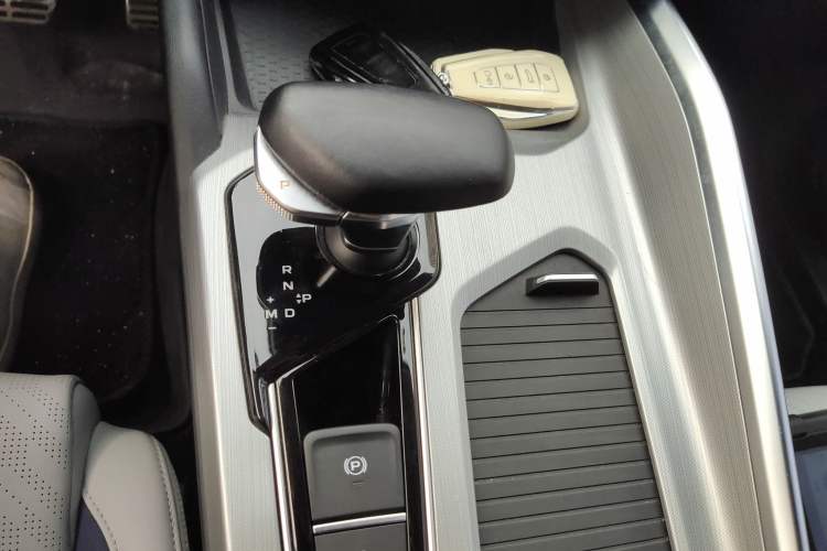 Used Geely Auto Preface 2021 Revised Version 2.0TD Luxury Edition Gear Lever