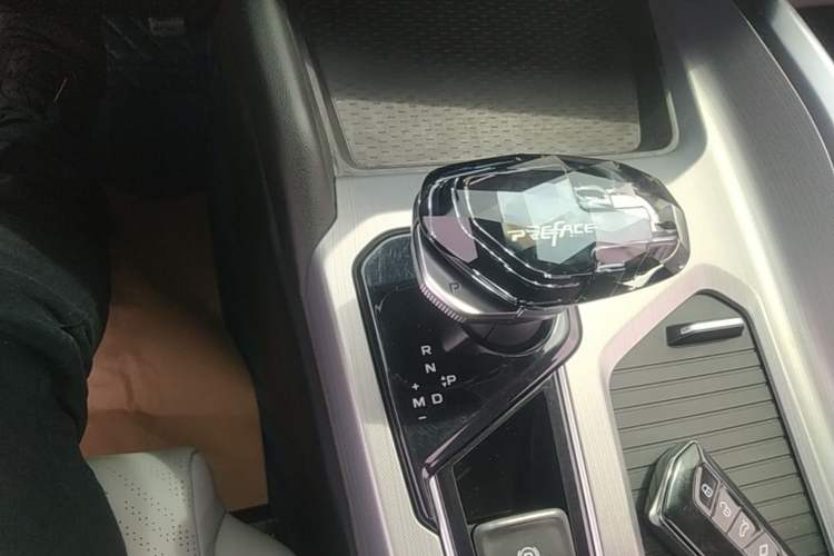 Used Geely Auto Preface 2021 Revised Version 2.0TD Luxury Edition Gear Lever