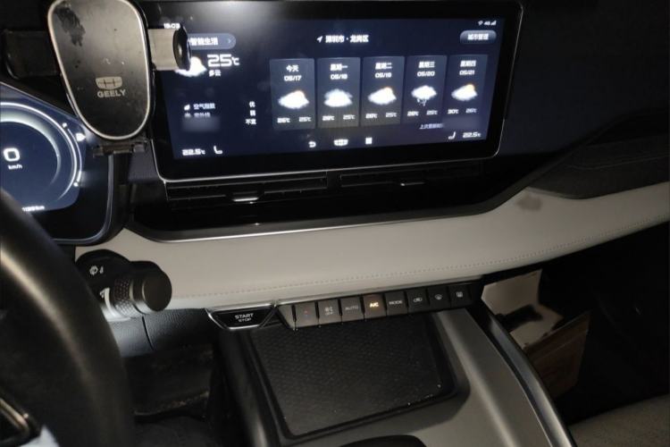 Used Geely Auto Preface 2021 Revised Version 2.0TD Luxury Edition Interior 3