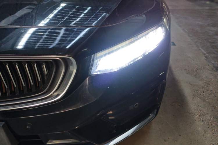 Used Geely Auto Preface 2021 Revised Version 2.0TD Luxury Edition Left Front Headlight