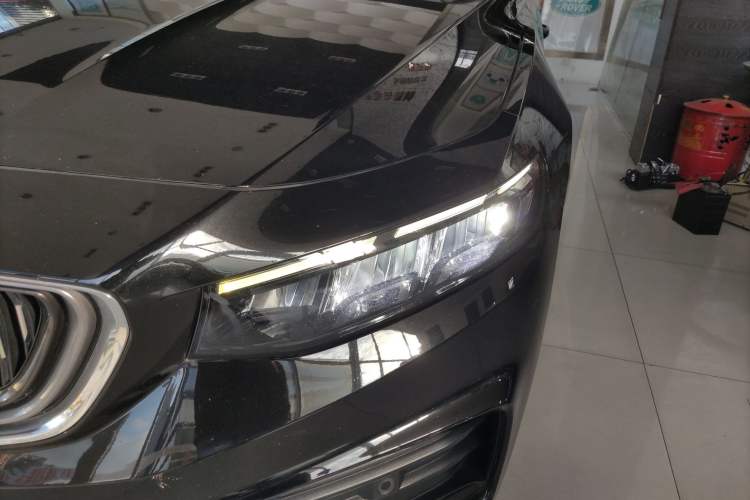 Used Geely Auto Preface 2021 Revised Version 2.0TD Luxury Edition Left Front Headlight