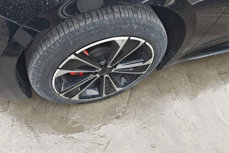 Used Geely Auto Preface 2021 2.0TD Space-Time Edition Hao Yue Left Front Wheel Hub