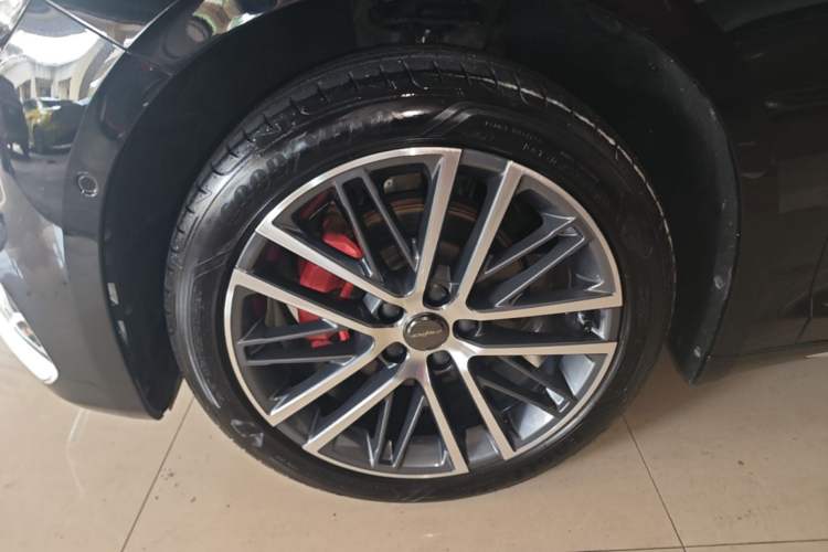 Used Geely Auto Preface 2021 Revised Version 2.0TD Luxury Edition Left Front Wheel Hub