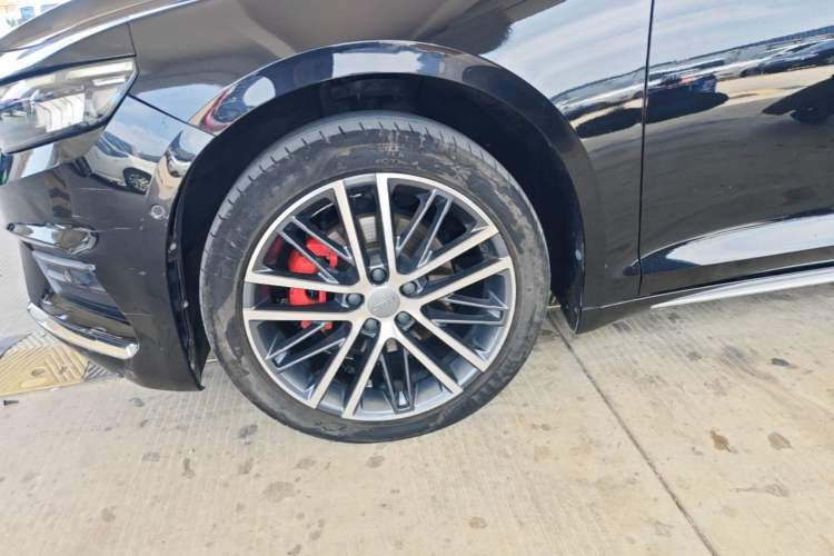 Used Geely Auto Preface 2021 Revised Version 2.0TD Luxury Edition Left Front Wheel Hub