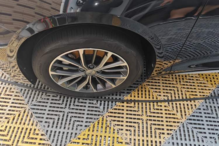 Used Geely Auto Preface 2021 2.0TD Luxury Version Left Front Wheel Hub