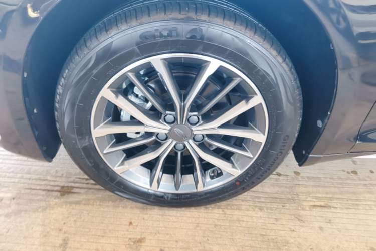 Used Geely Auto Preface 2021 2.0TD Luxury Version Left Front Wheel Hub