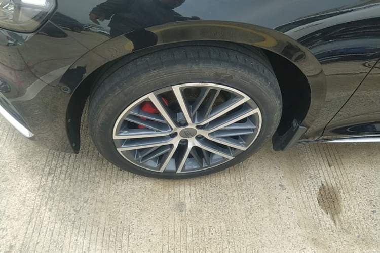 Used Geely Auto Preface 2021 Revised Version 2.0TD Luxury Edition Left Front Wheel Hub