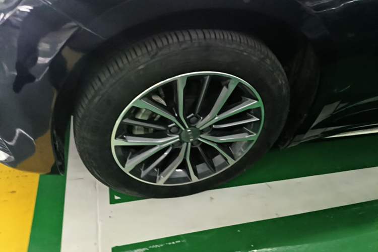 Used Geely Auto Preface 2021 2.0TD Luxury Version Left Front Wheel Hub